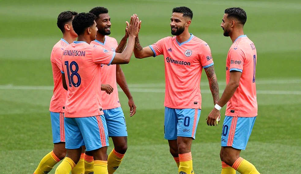 Vết nứt thầm lặng của V.League: Khi cơ thể cầu thủ trở thành tài sản bị bỏ quên Vết nứt thầm lặng của V.League: Khi cơ thể cầu thủ trở thành tài sản bị bỏ quên