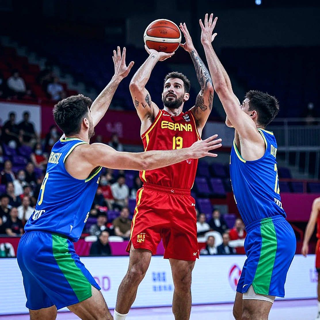 Six Defenders and One Point: Phú Thọ Hold Khánh Hòa with Ten Men