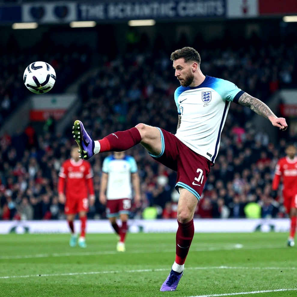JJ Gabriel: Khi Man Utd Học Cách Giữ Một Tài Năng Mười Lăm Tuổi JJ Gabriel: Khi Man Utd Học Cách Giữ Một Tài Năng Mười Lăm Tuổi