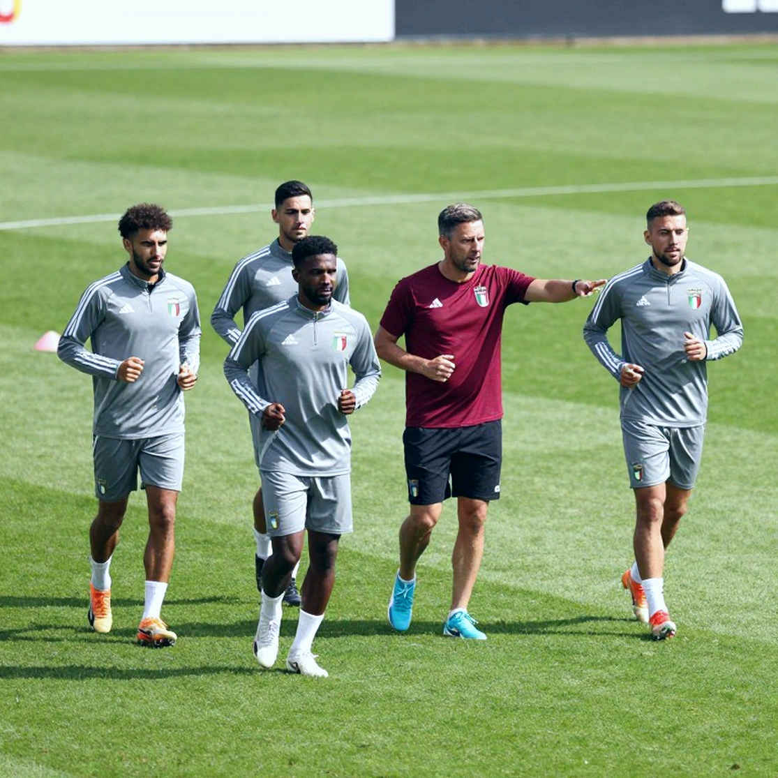 Ngày hẹn của một giấc mơ: Messi và Ronaldo chung một chiến tuyến ở La Bombonera