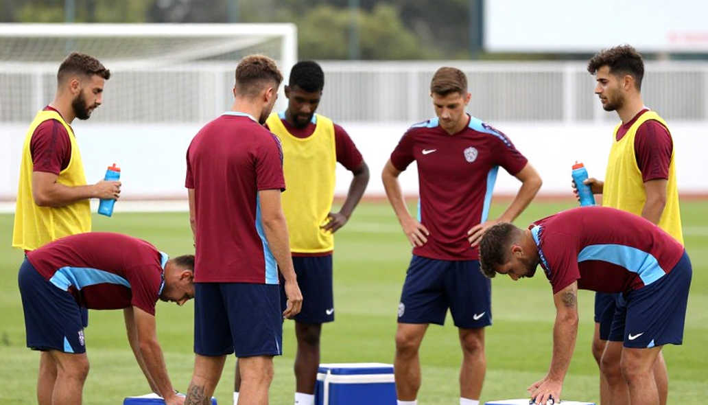 Hai trận, ba tờ báo, một kết luận: Van Bommel và món nợ dữ liệu của đội tuyển Bỉ