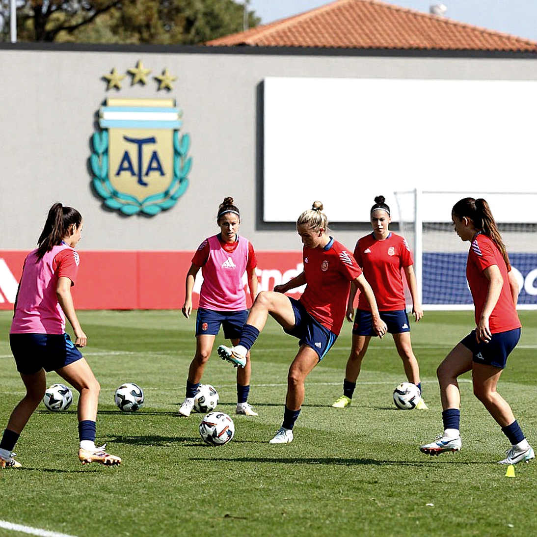 Bóng đá 2026: Khi phân tích rỗng khoác áo chuyên gia Bóng đá 2026: Khi phân tích rỗng khoác áo chuyên gia
