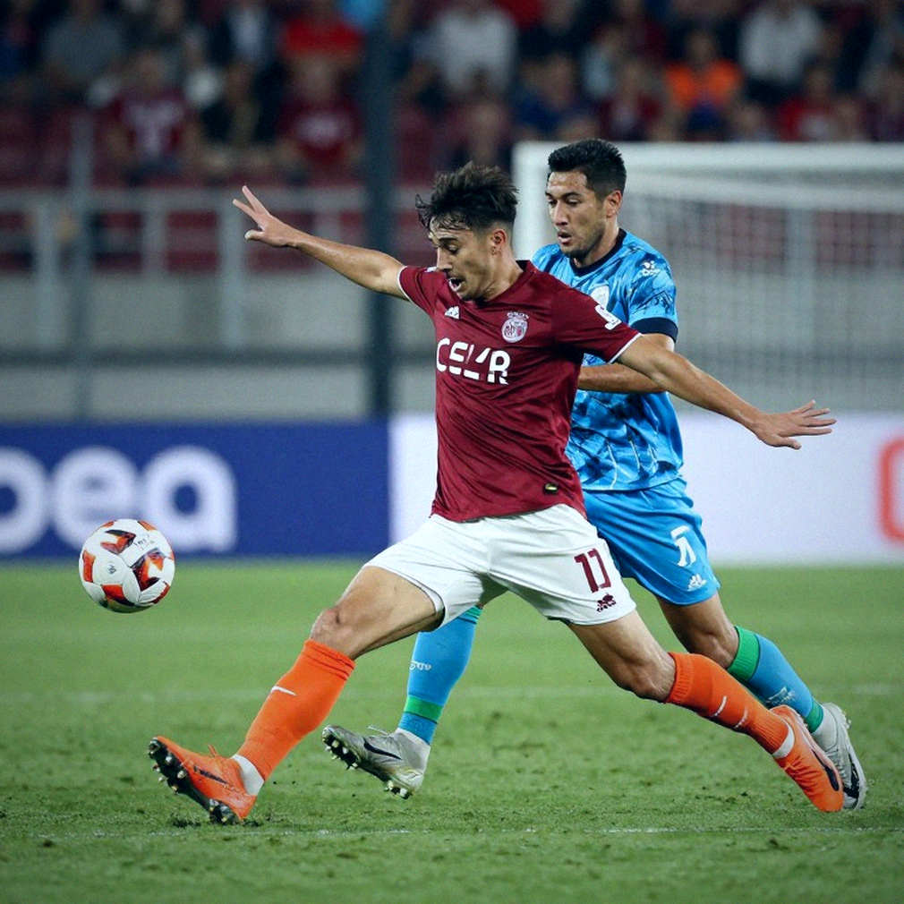 Keisuke Goto ở Freiburg: 2 bàn châu Âu, 0 bàn Bundesliga và khoảng lặng truyền thông
