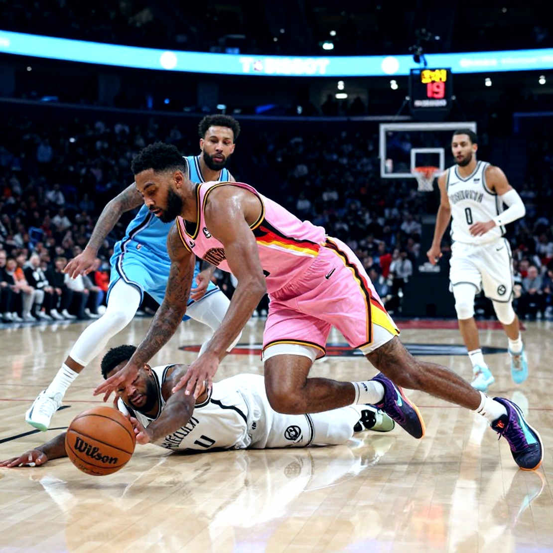 Kawhi Trở Lại Toronto: Cuộc Hồi Hương Định Mệnh Hay Ván Cược Của Quá Khứ? Kawhi Trở Lại Toronto: Cuộc Hồi Hương Định Mệnh Hay Ván Cược Của Quá Khứ?