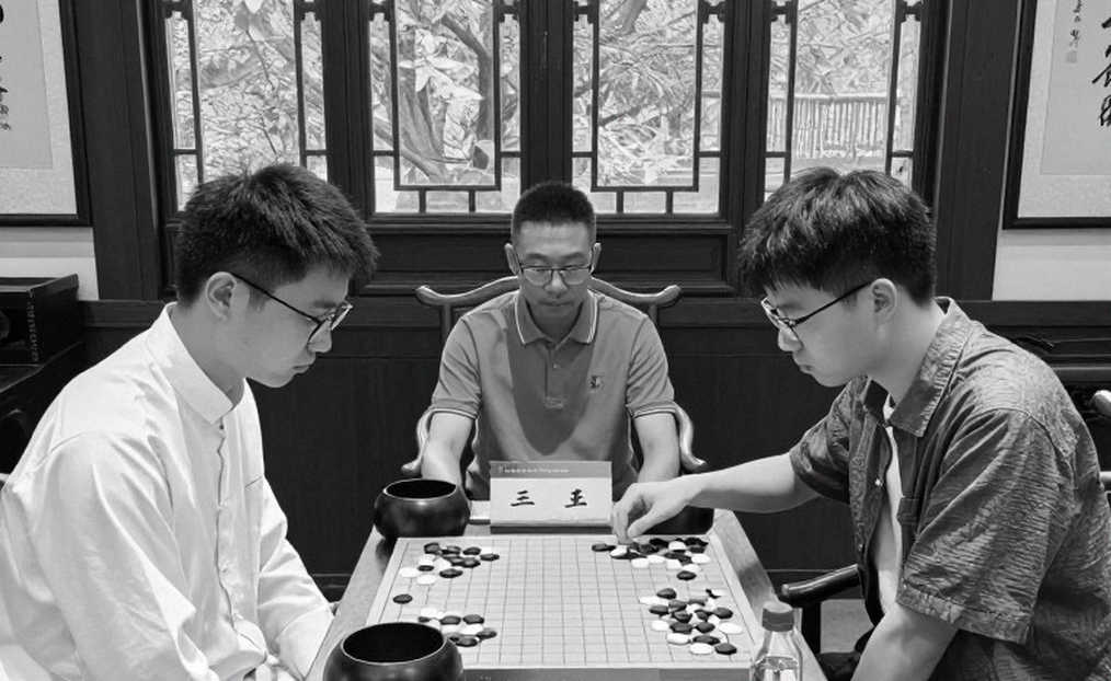 Fyers American Gambits 10-4 PBG Alaskan Knights: Quân Trắng Của Tuổi Trẻ, Khán Đài Của Những Thế Hệ