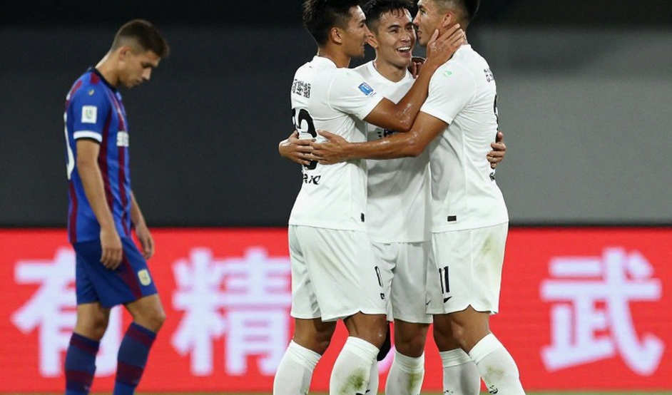 Man United chấp nhận đứng yên ngày cuối chợ Đông: Cú bắt tay đổ vỡ với Aït-Nouri và bài toán giá trị của Zirkzee Man United chấp nhận đứng yên ngày cuối chợ Đông: Cú bắt tay đổ vỡ với Aït-Nouri và bài toán giá trị của Zirkzee