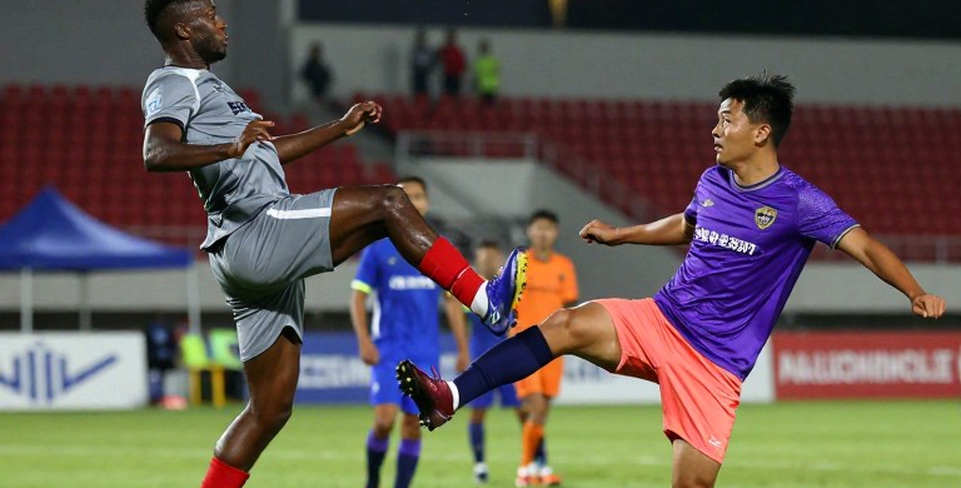 Persib Bandung lose 1-2 to Persija: The right flank cracked early, and the structure stayed unpatched Persib Bandung lose 1-2 to Persija: The right flank cracked early, and the structure stayed unpatched
