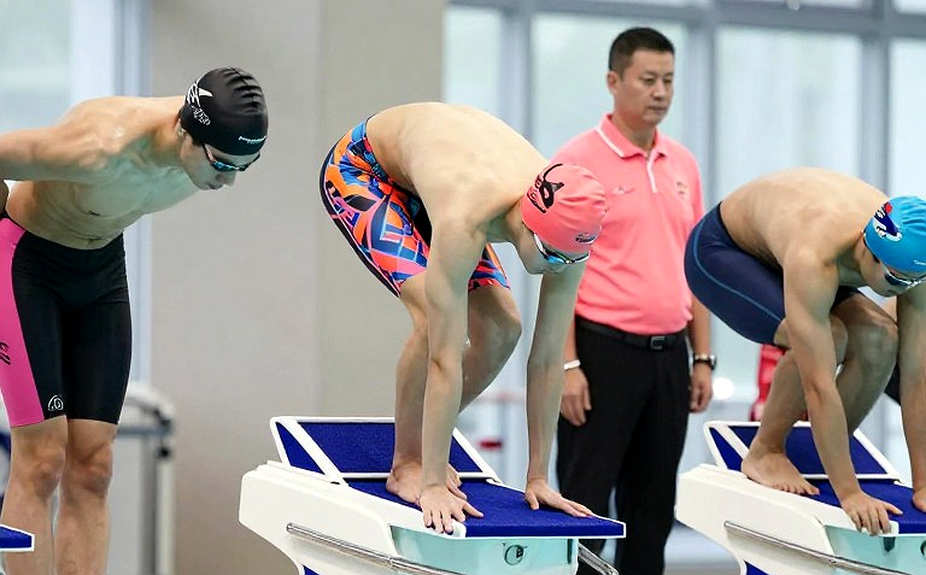 Đằng sau cú bắt tay Faker - Jensen Huang: Cuộc đàm phán quyền lực không lời của T1 Đằng sau cú bắt tay Faker - Jensen Huang: Cuộc đàm phán quyền lực không lời của T1