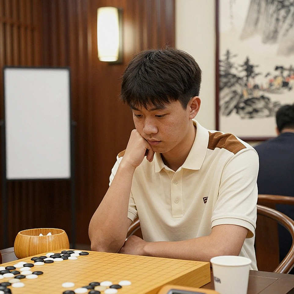 Carlsen Returns to Defend Crown: Global Chess League 2026 Promises Peak Drama Amid Crushing Schedule
