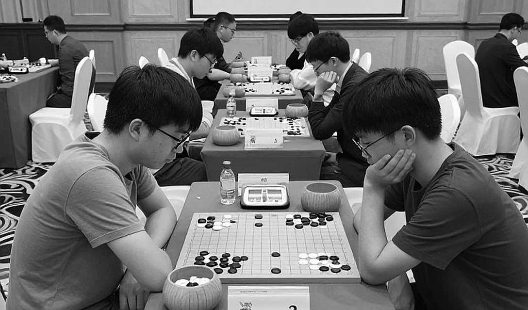 Tờ giấy nhàu nát làm thay đổi cục diện cờ vua thế giới: Ngoại giao Modi – Sindarov và cuộc chiến thế hệ Tờ giấy nhàu nát làm thay đổi cục diện cờ vua thế giới: Ngoại giao Modi – Sindarov và cuộc chiến thế hệ